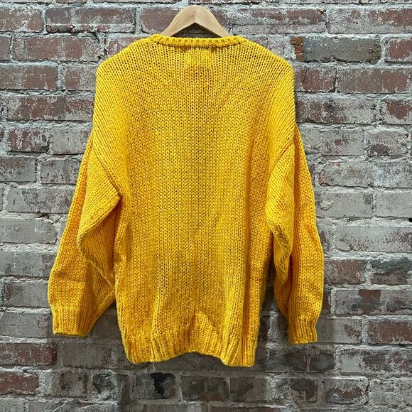 Vintage Oversized Looney Tunes Sylvester The Cat Yellow Sweater Size Large - Picture 7 of 7